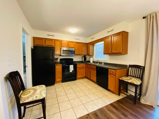 Foto del edificio - 4848 Westport Rd