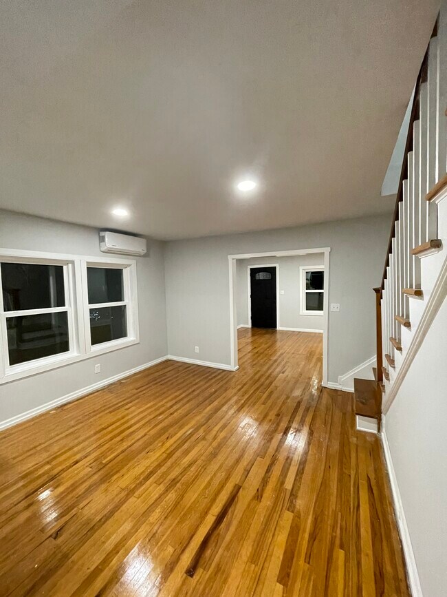 Building Photo - 615 Watson Ave
