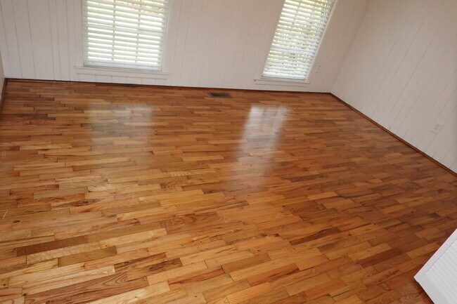 pisos de madera maciza - 116 Woodland Ct