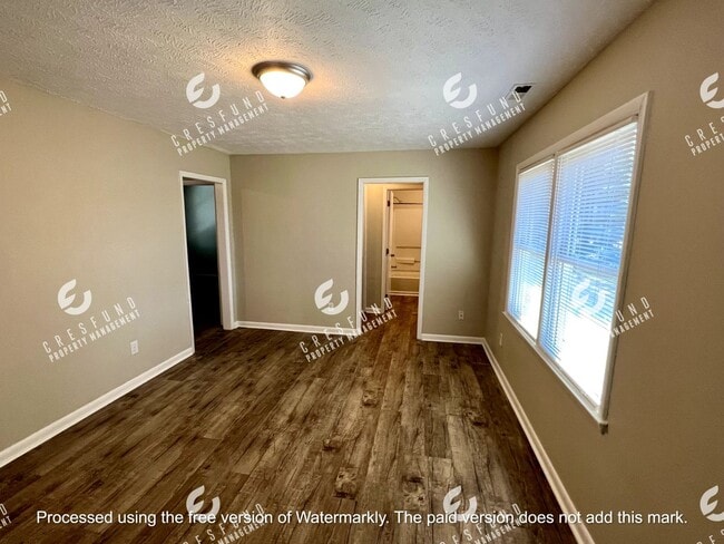 Building Photo - Spacious 1 bedroom 1 bathroom apartment