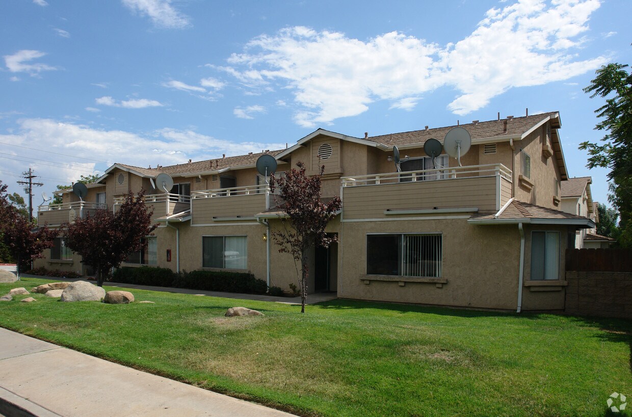 Foto principal - Monterey Townhomes