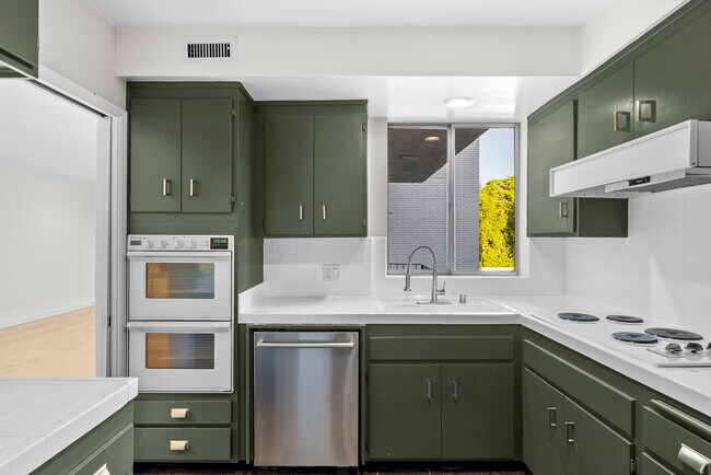 Foto del edificio - 7309 Franklin Ave