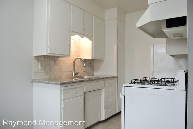 Building Photo - 3901 H St