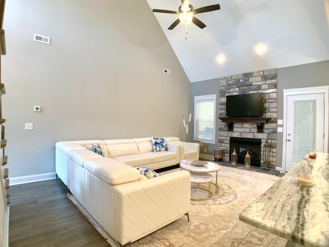 Foto del edificio - 260 Bluebriar Trace