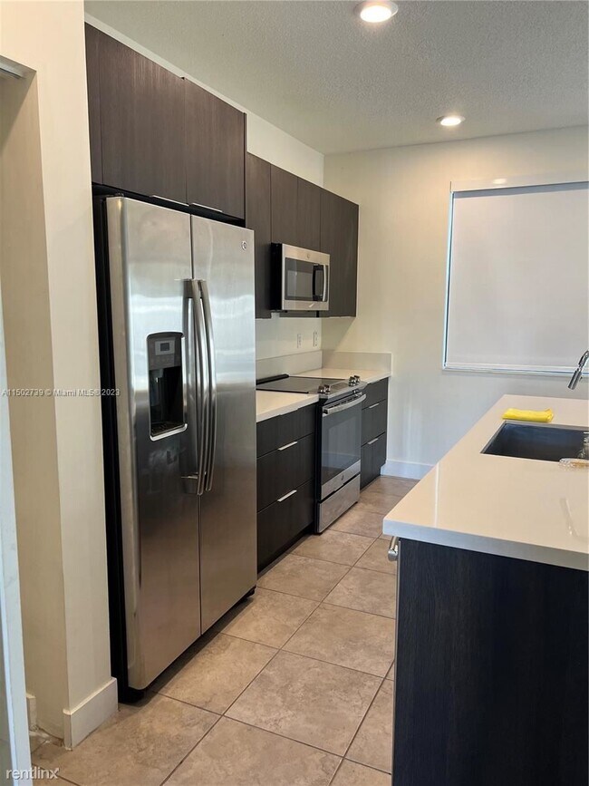 Foto del edificio - 3 br, 2.5 bath House - 10455 NW 82nd St Un...
