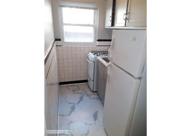 Building Photo - 950 Ludlow Ave