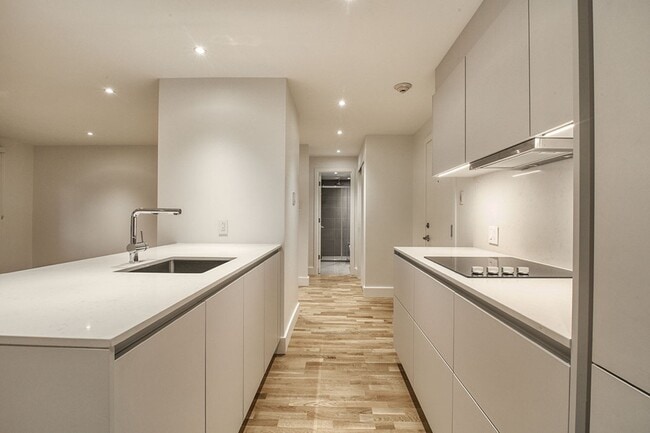 Building Photo - Les Appartements St Lambert