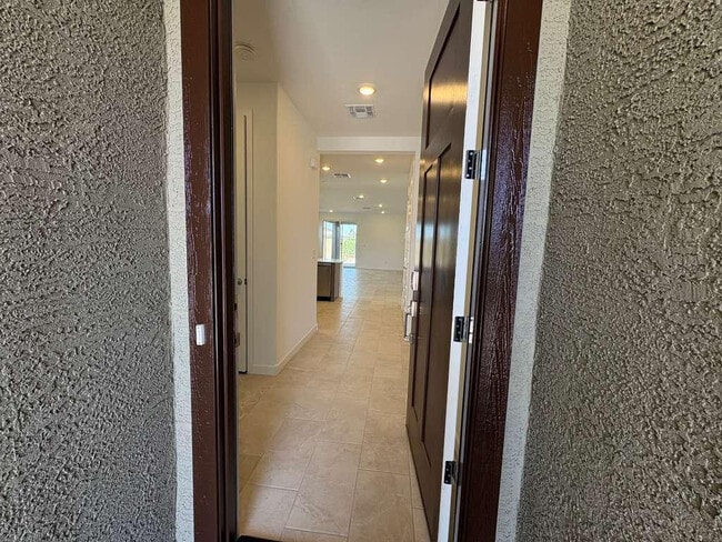 Foto del edificio - 4738 E Kenneth Ln