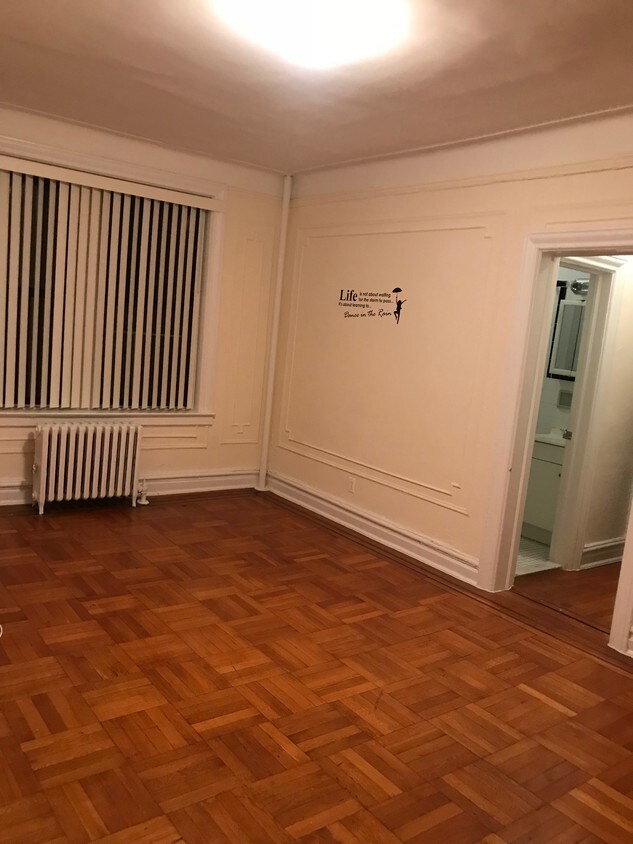 Foto principal - 104-35 Queens Blvd