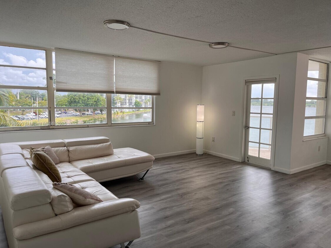 Primary Photo - 1301 NE Miami Gardens Dr