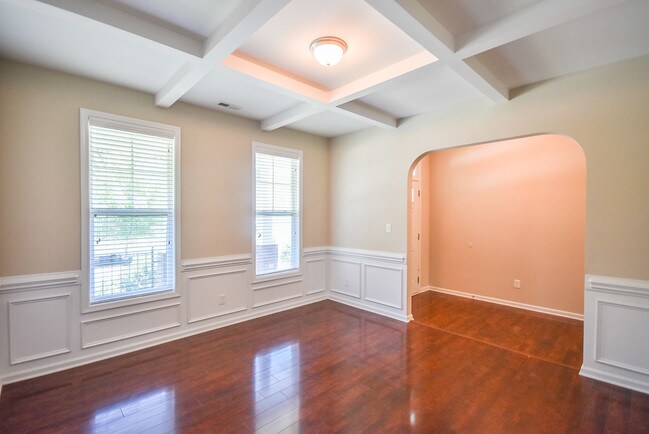 Foto del edificio - 219 Birch Ave