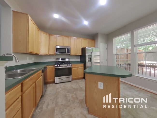 Building Photo - 4110 Meadow Trail Ln