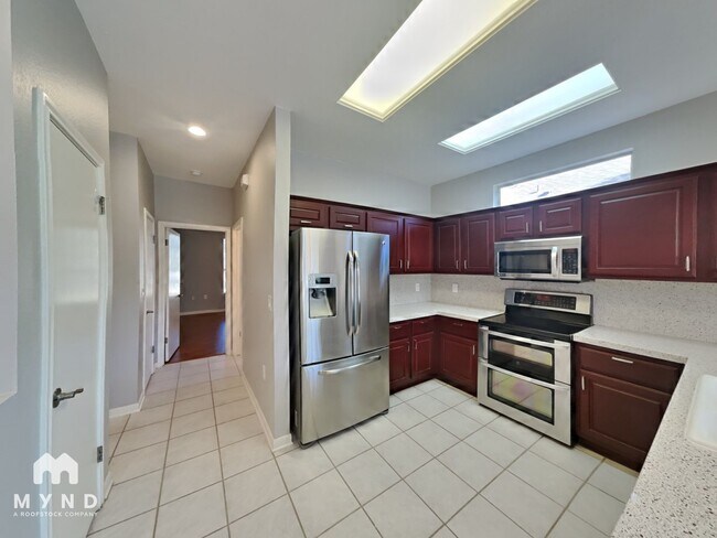 Building Photo - 288 Whispering Wind Dr