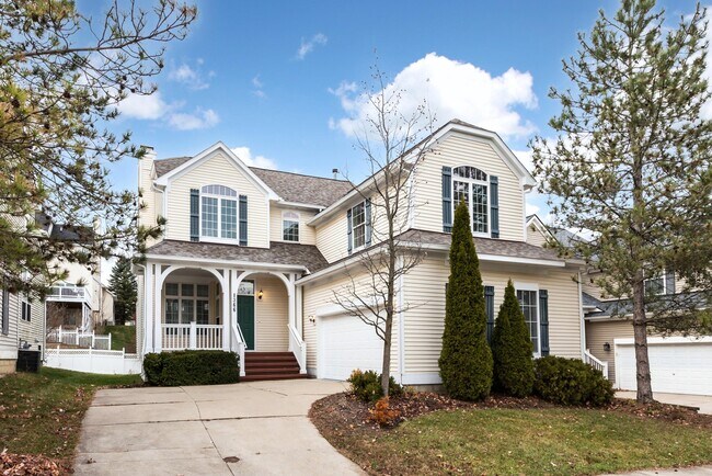 Building Photo - 1366 N Bay Dr