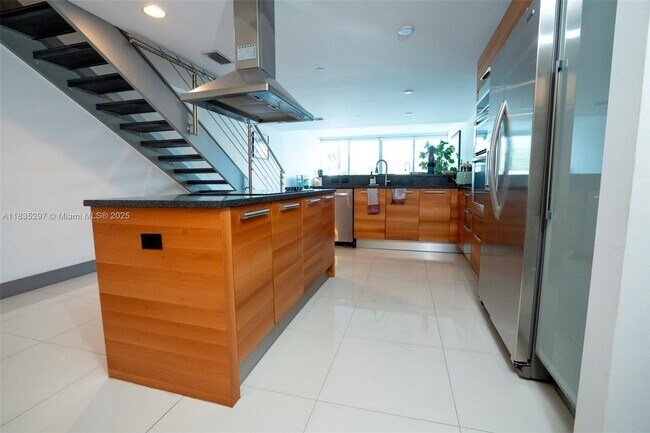 Foto del edificio - 2950 NE 188th St