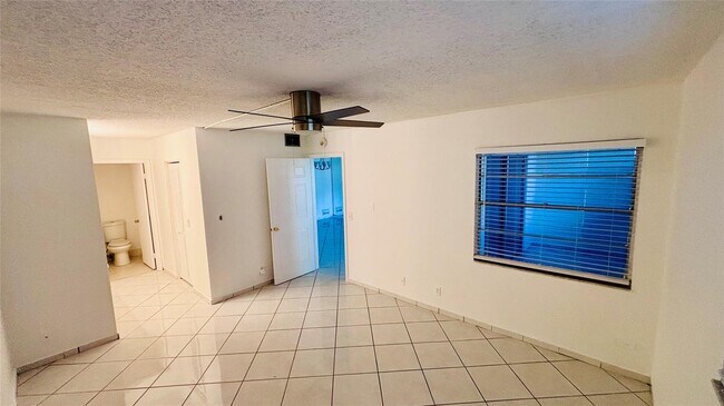 Foto del edificio - 1200 SW 124th Ter