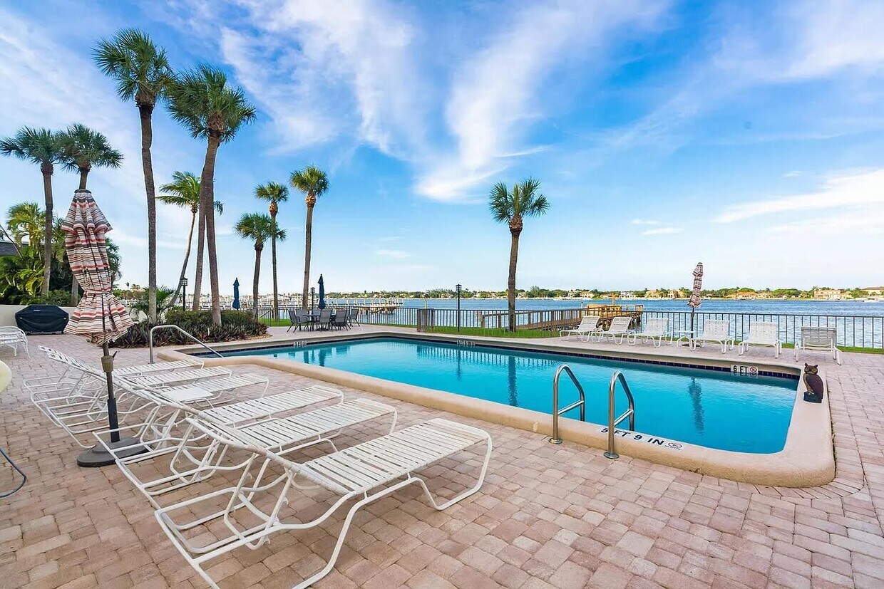 1204 S Lake Dr Unit 9, Lantana, FL 33462 Condo for Rent in Lantana