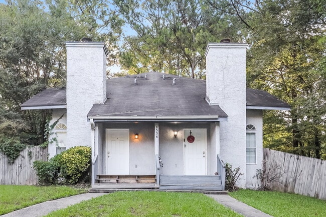 Building Photo - 8536 Pineland Dr