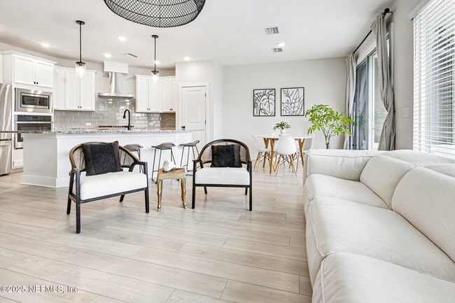 Foto del edificio - 9858 Element Rd