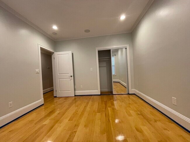 Building Photo - 157 Bowdoin St