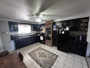 Building Photo - 413 Garnet Way