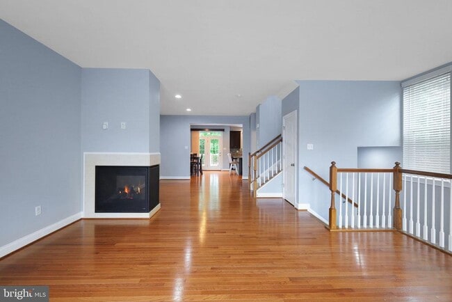 Building Photo - 9850 Solar Course