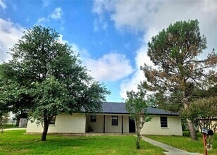 Building Photo - 1025 Terra Alta Dr