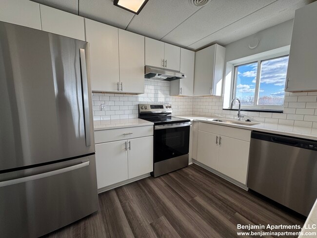 Foto del edificio - 51 Hill Rd