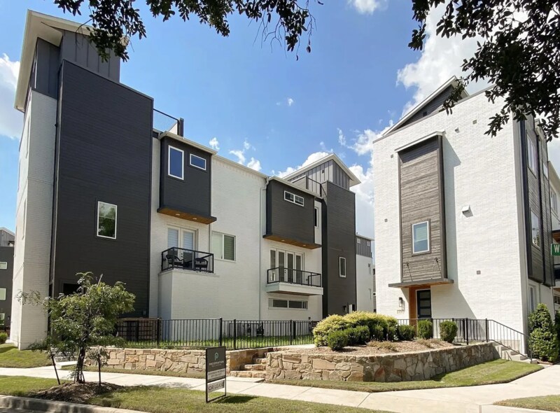 Foto principal - 2832 Wingate St