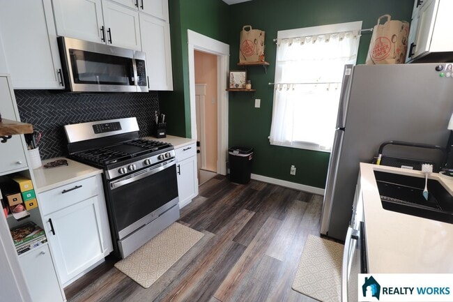 Building Photo - Furnished 2 Bed House | Utilities Included | 12-Month Lease