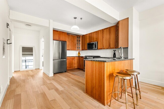 Foto del edificio - 300 Communipaw Ave