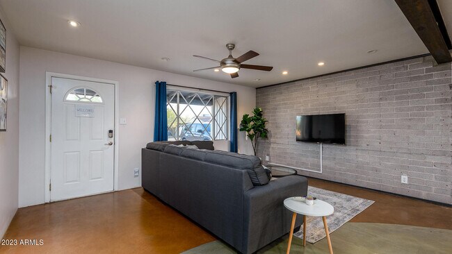 Foto del edificio - 7326 E Portland St