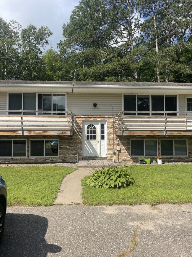 Foto del edificio - 4448 Gull Lake Dam Rd