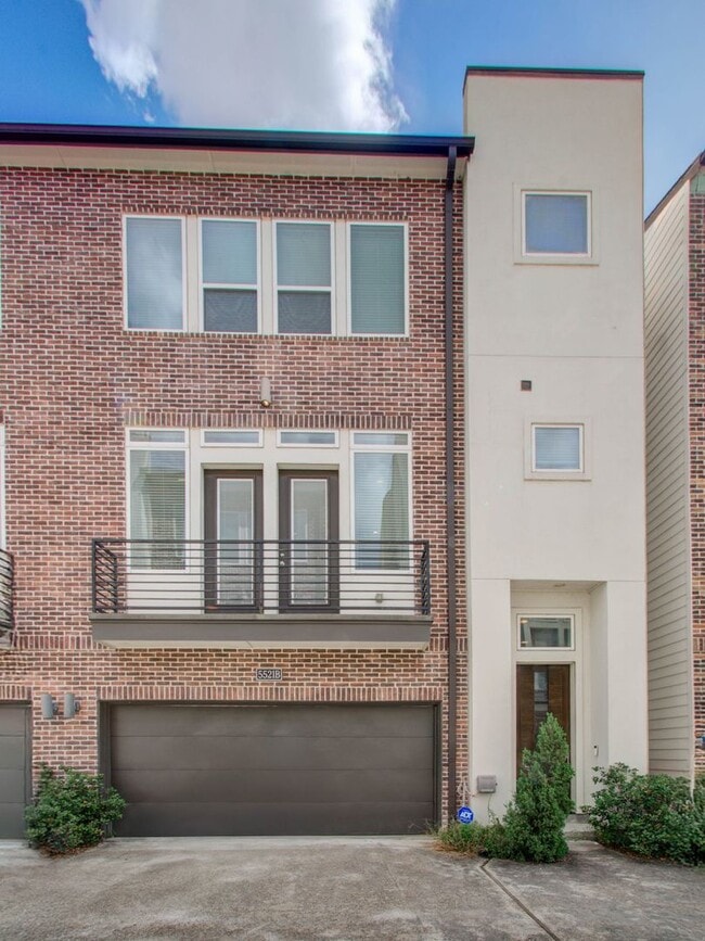 Beautiful 3-story House In the Heart of Ho... - Beautiful 3-story House In the Heart of Ho...