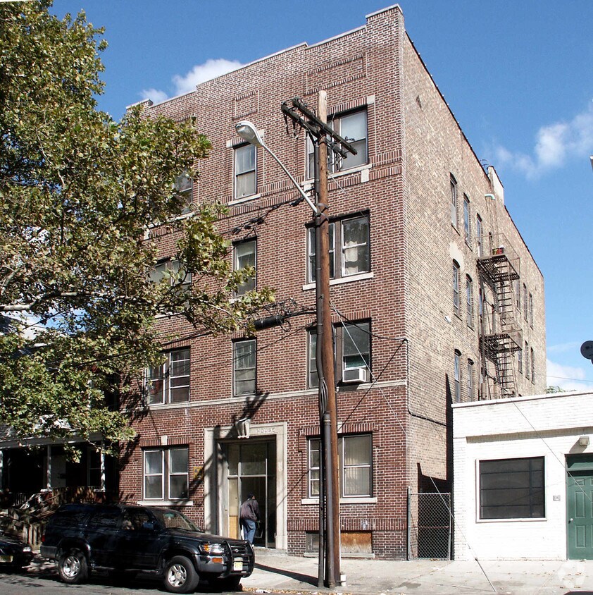 Morton House Apartments in Jersey City, NJ