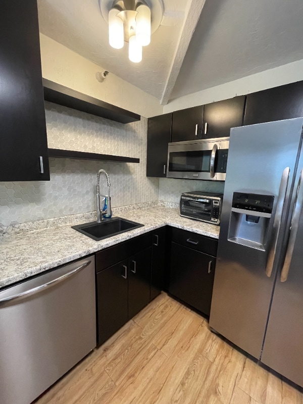 Building Photo - 224 E Garden St