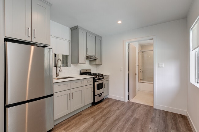 Building Photo - 4136 Grandview