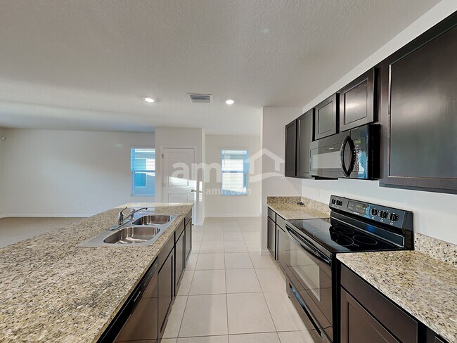 Foto del edificio - 10925 Carlton Fields Dr