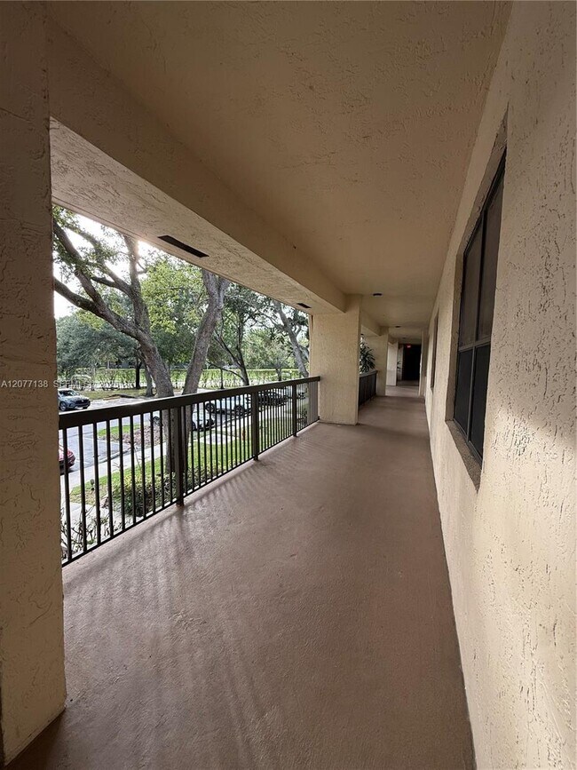 Foto del edificio - 40 NW 76th Ave