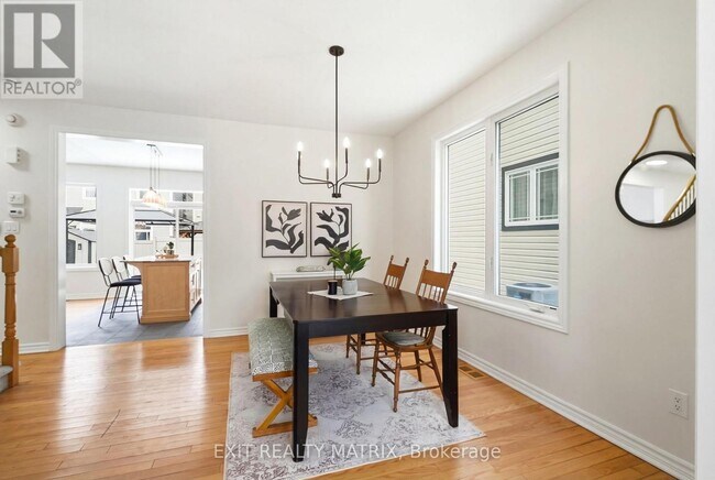 Photo du bâtiment - 194 Flowing Creek Cir
