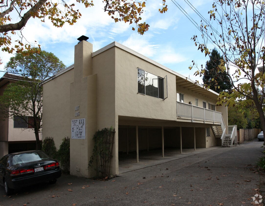 Primary Photo - 105-109 Ross St