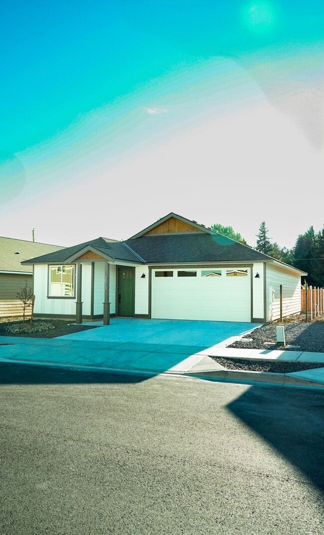 Building Photo - 2513 N Snowdrop St