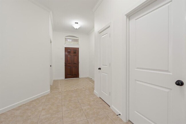 Foto del edificio - 9007 Painted Daisy Ln