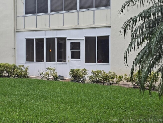 Building Photo - 2901 Victoria Cir