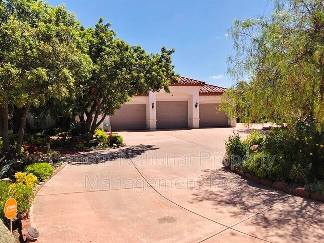 Building Photo - 27219 Avenida Del Diablo