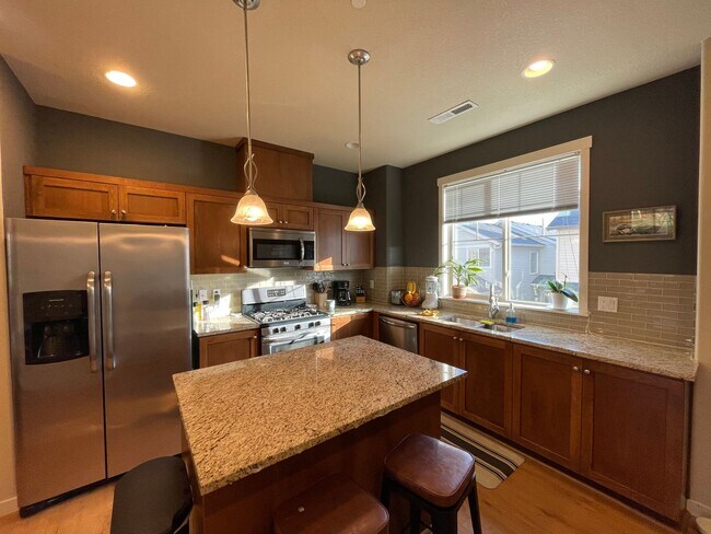 Foto del edificio - Desirable 2 Bed 2 Bath Townhome in Villebo...