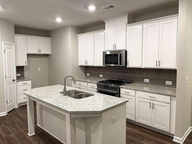Building Photo - 1366 Elderwood Way