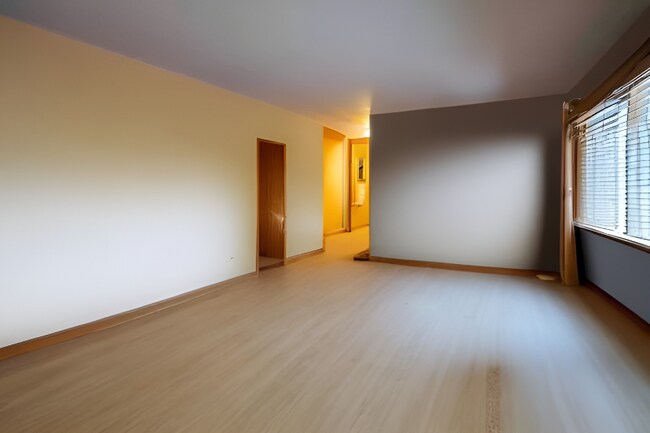 Building Photo - 2702 W 66th St