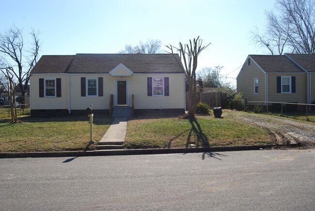Photo - 1811 Binford Ln House