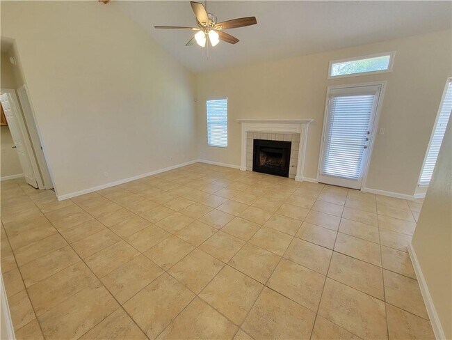 Building Photo - 16406 Edgemere Dr